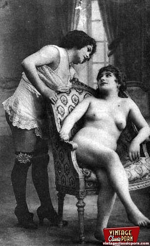Classic Nude Lesbians - Vintage Lesbian Nude Chicks Enjoy Posing In The Twenties Photo 10 | Vintage  Classic Porn