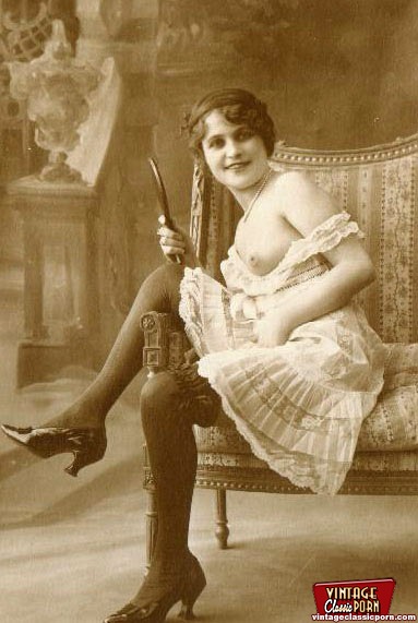 383px x 571px - Vintage Girls Wearing Very Sexy Underwear In The Twenties Photo 4 | Vintage  Classic Porn