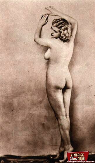 325px x 556px - Pretty Vintage Naked Models Posing Nude In The Fourties ...