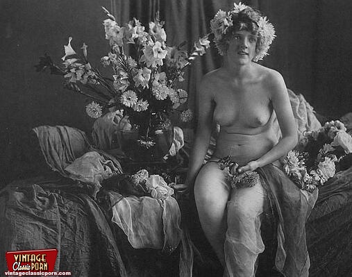 507px x 399px - Several Ladies From The 1920s Showing Their Natural Body Photo 4 | Vintage Classic  Porn