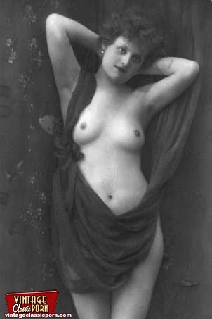 French Vintage Ladies Showing Their Bodies From The 1920s Photo 4 | Vintage  Classic Porn