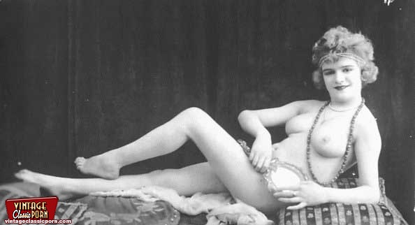 Several French Ladies From The 1930s Showing Their Body Photo 6 | Vintage  Classic Porn