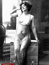 Burlesque ladies from the twenties showing their fresh body